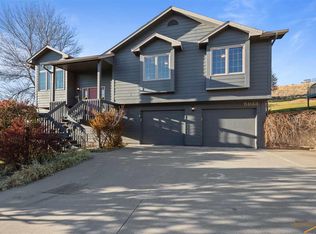 5033 Summerset Dr, Rapid City, SD 57702