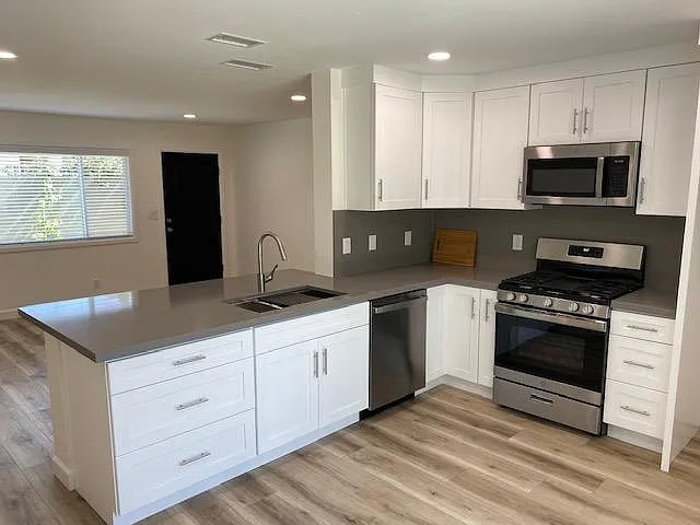 471 N Olive St — Photo 18