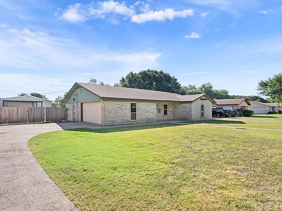 5th image of 332 Bowie Ln