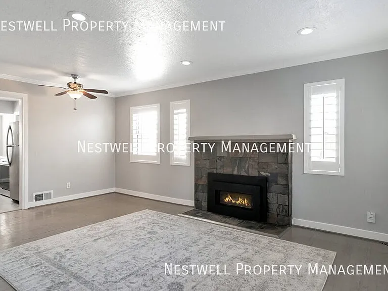 2590 E Wilmington Ave — Photo 4