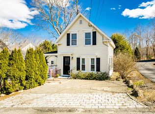 4 Chestnut Hill St, Camden, ME 04843