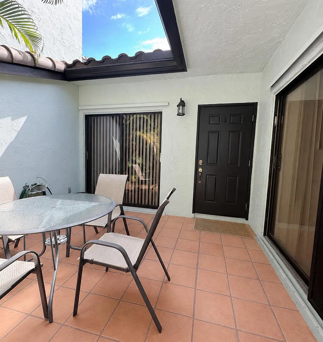 2 bed, 2.0 bath, 919 sqft, $2,950 — Photo 1