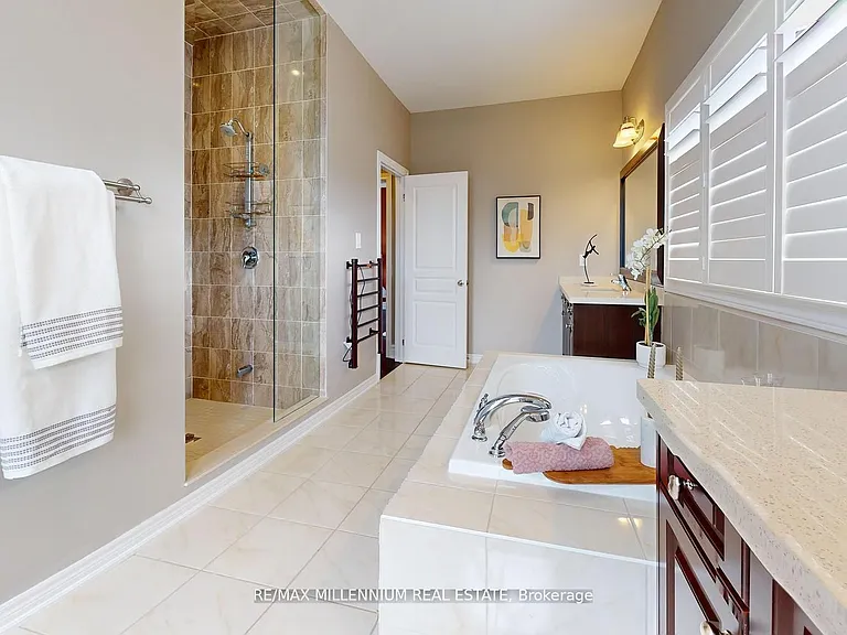 51 Kincardine St — Photo 32