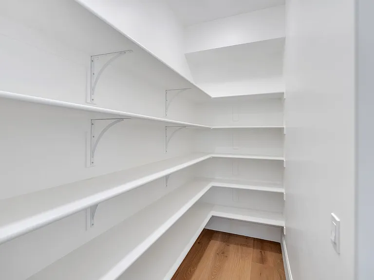 Jocelyn Court Townhomes — Photo 31