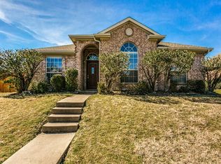 737 Woodridge Dr, Desoto, TX 75115