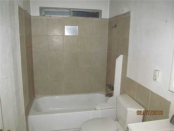 4th image of 36408 52nd Ave S