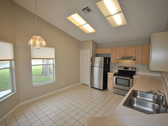 4th image of 4339 Leicester Ct