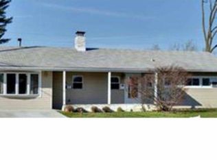 33 Disk Ln, Levittown, PA 19055