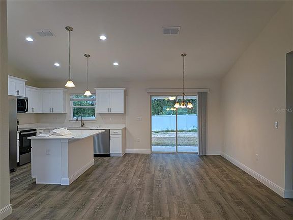 3rd image of 4846 SW 143RD LOOP