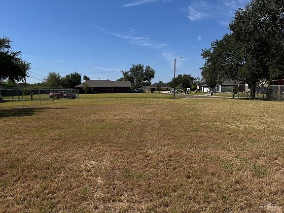 4th image of 2614 Blue Jay Dr
