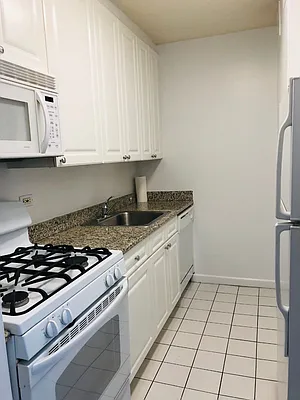 Rented by Keller Williams NYC | media 18