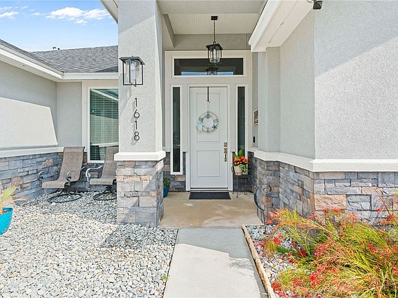 2nd image of 1618 Elm View Dr