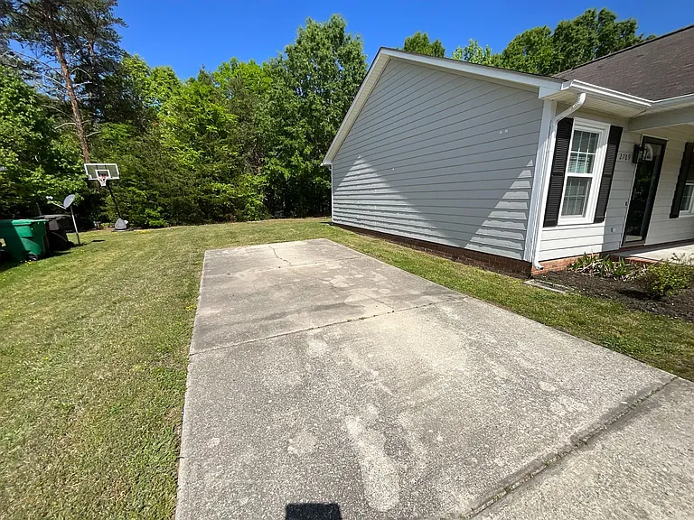 2709 Ingleside Dr — Photo 3