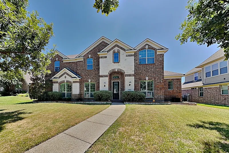 5 bed, 4.0 bath, 4361 sqft, $4,199 — Photo 1