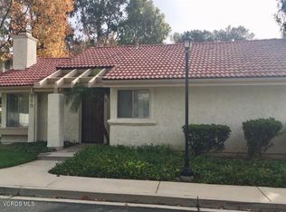 950 N Quarterhorse Ln, Oak Park, CA 91377