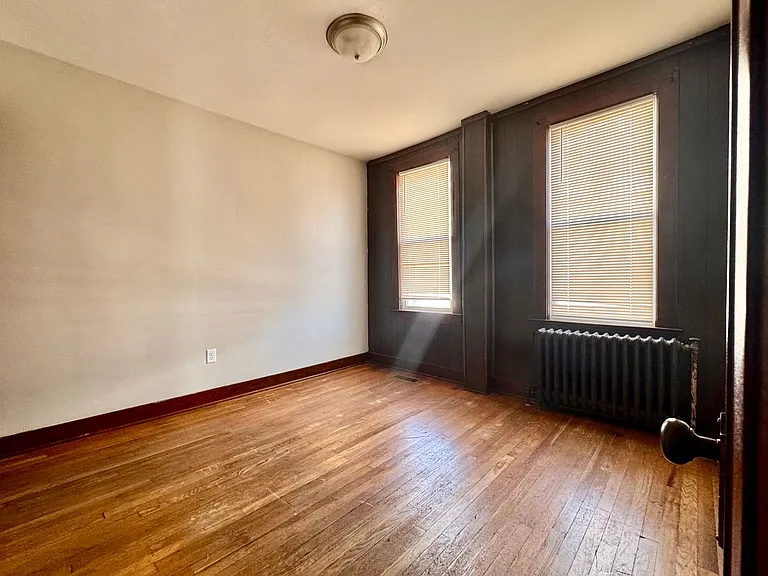 638 N Main St — Photo 7