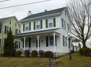 421 Maple St, East Earl, PA 17519