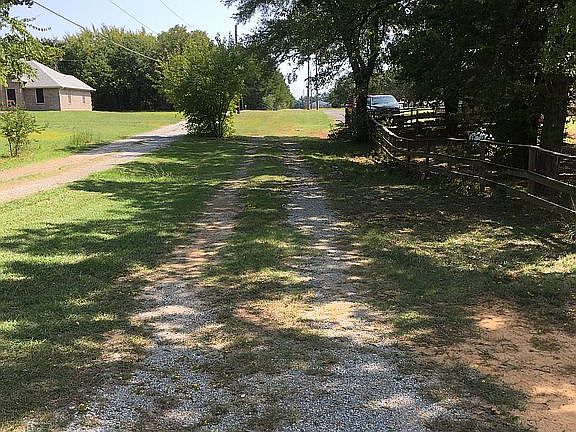 Entry driveway to land
