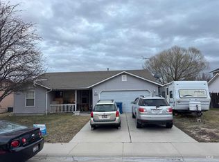 225 W Crestwood Dr, Nampa, ID 83686