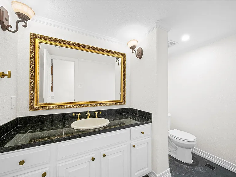 1573 W Sam Houston Pkwy S — Photo 13