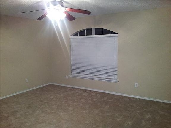 3rd image of 2721 Hidden Springs Dr