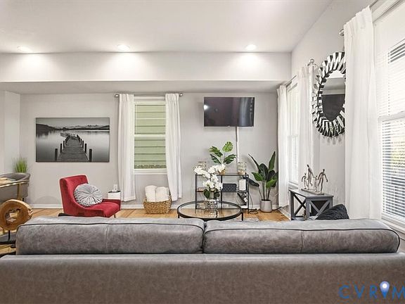 4th image of 2908 Lawson St