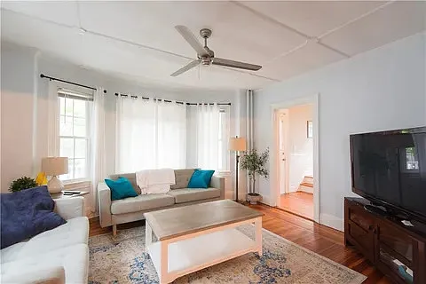 20 Carroll Ave — Photo 2