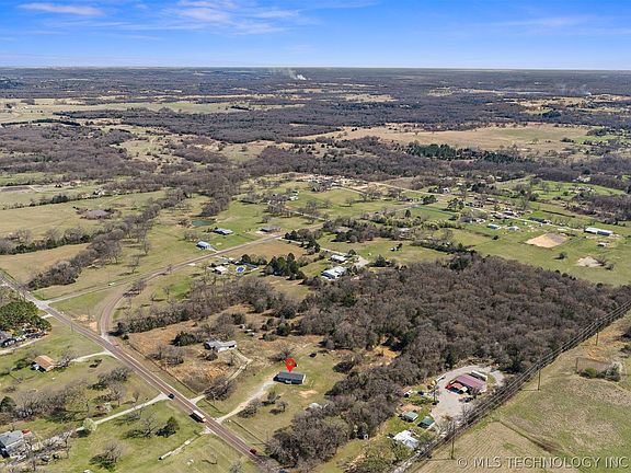 5th image of 3940 Springdale Rd