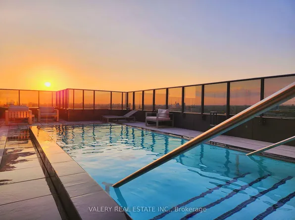 330 Richmond St W, Toronto, ON