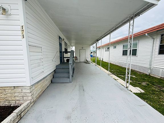 3rd image of 171 Cypress Ln W