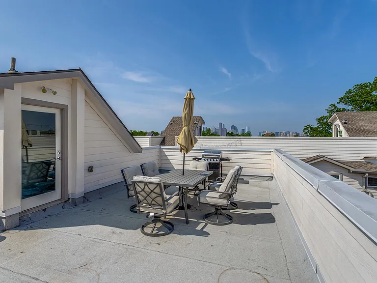 1932 Landon Ln — Photo 25