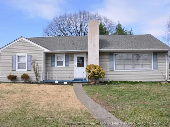 2215 Kings Ave, Easton, PA 18045
