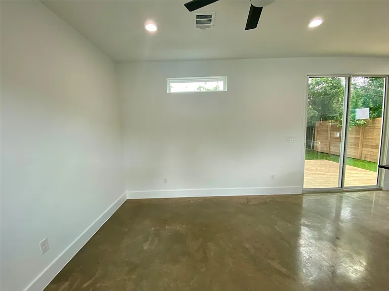 2500 Sweeney Ln #B — Photo 15