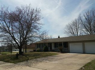 855 Huntington Dr, Troy, MO 63379