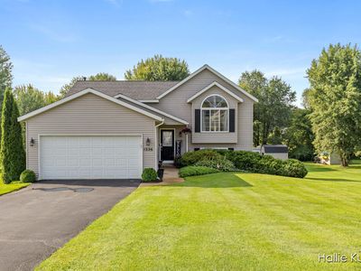 1226 S Hill Dr NW, Sparta, MI, 49345
