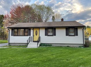 136 Meadowbrook Ln, Mansfield, CT 06250