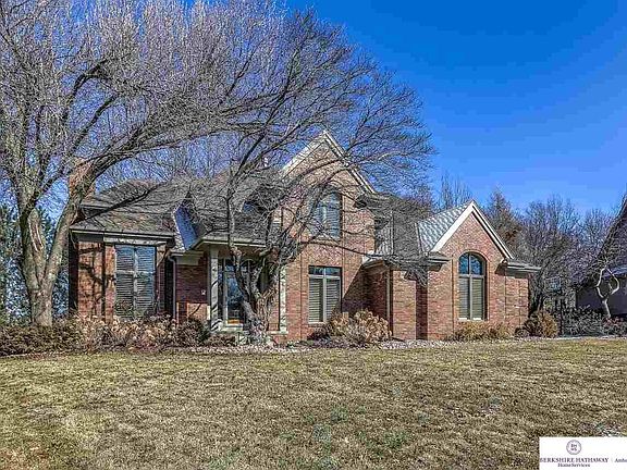 3rd image of 13618 Parker Cir