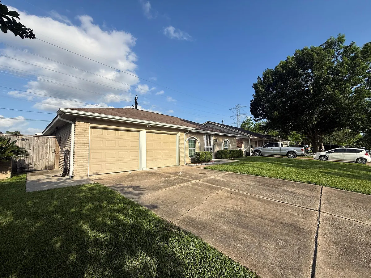 Building Photo - 7315 Belle Park Dr