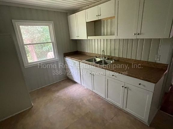 5th image of 1324 N Gray Ave #0