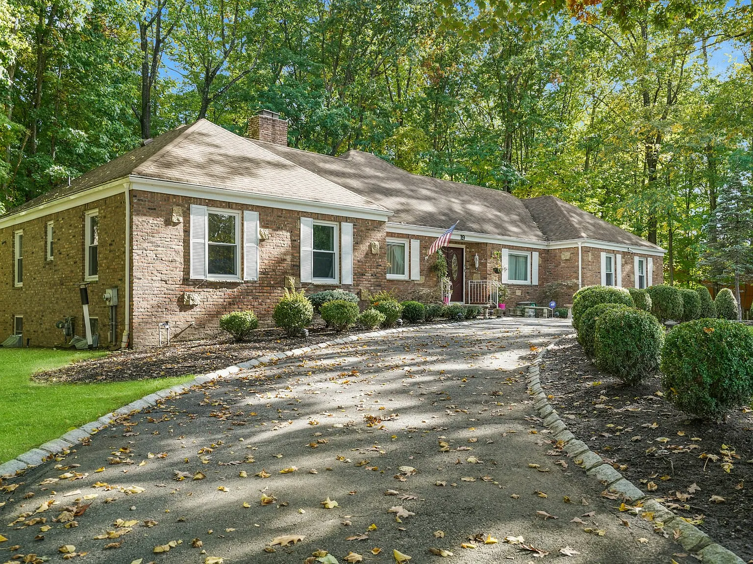 4 bed, 2.5 bath, 2790 sqft, $7,500 — Photo 3