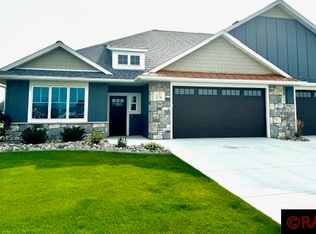 104 Fontaine Trl, Mankato, MN 56001