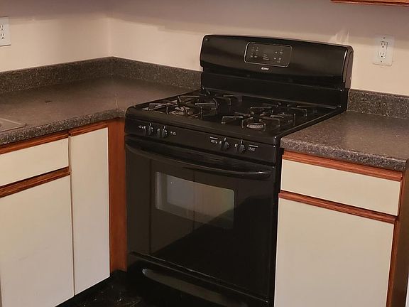 5th image of 1102 Stewart Pl #1102