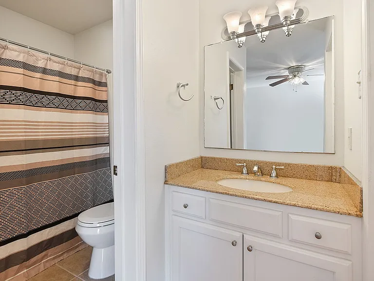 956 Ridgepoint Ct #15C — Photo 6
