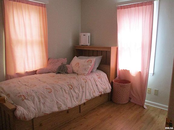 4th image of 4705 11th St #B