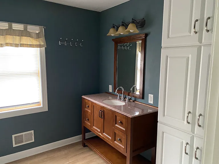 444 College Ave — Photo 18