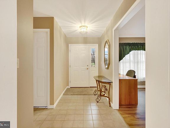 3rd image of 2324 Aronimink Cir