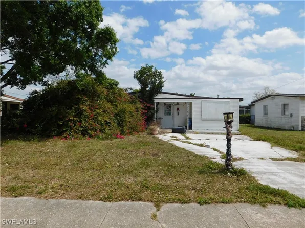 876 Java Plum Ave, North Fort Myers, FL 33903