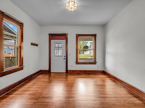 3rd image of 1405 Marlowe Ave