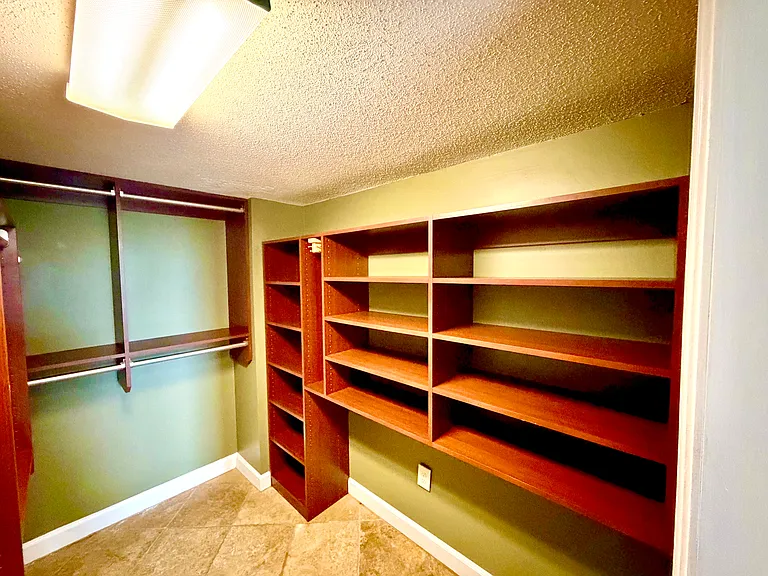 2870 Pharr Ct S — Photo 26