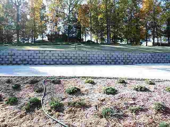 5th image of 906 Skyline Dr